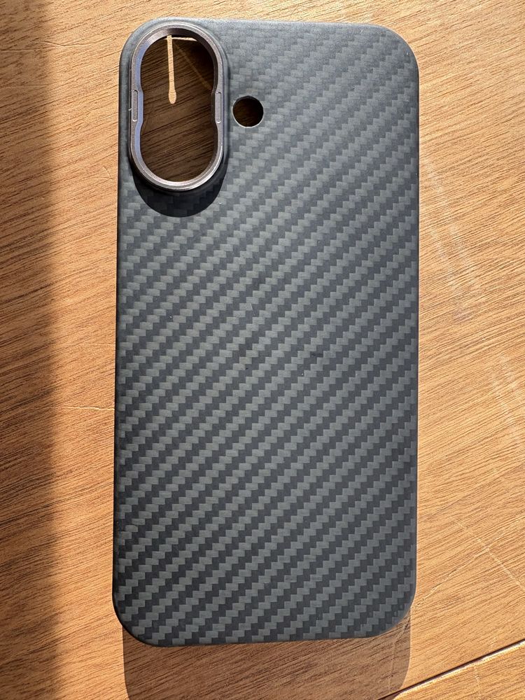 Чехол на iphone 16