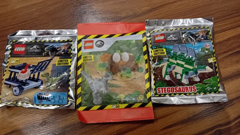 Zestaw 3 saszetek lego JURASSIC WORLD