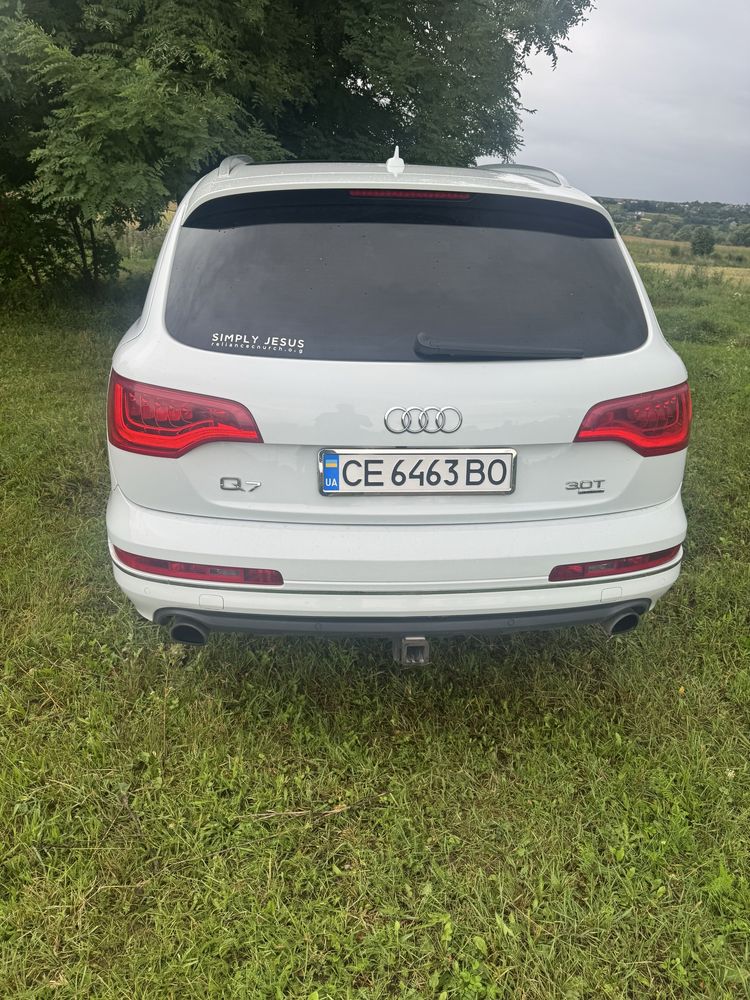 Ауді Q7 в гарному стані