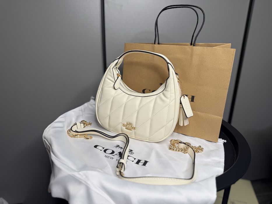 Кожаная сумка женская COACH Quilted Shoulder Bag