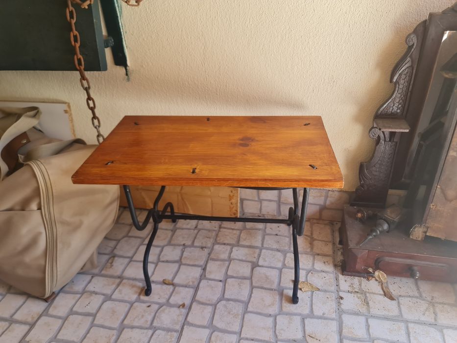 Banco metal e madeira