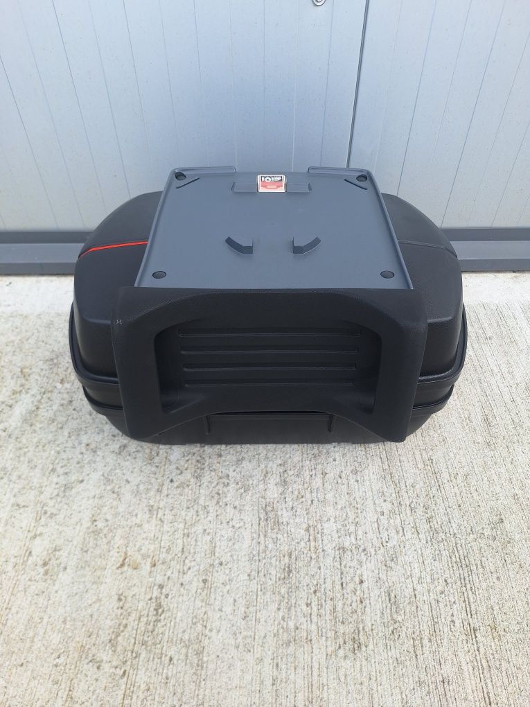 Kufer centralny Givi E45(monokey)+Oparcie dla pasażera+1 kluczyk