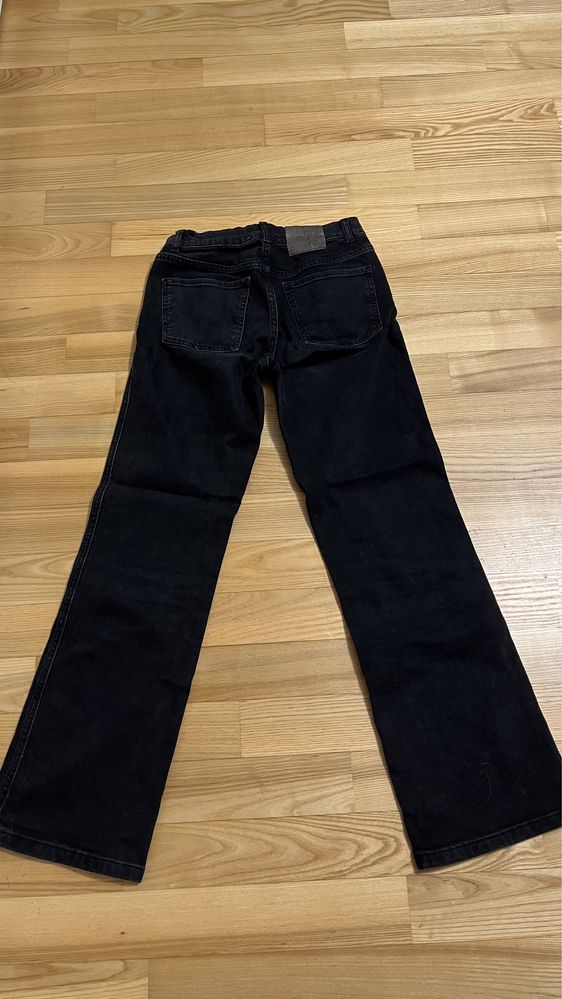 Czarne spodnie jeansy ZARA