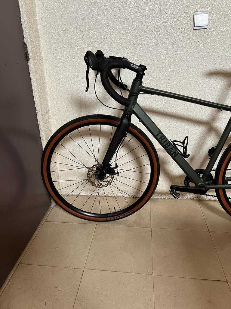 Bicicleta de Gravel Triban GRVL 120 (Tamanho M)