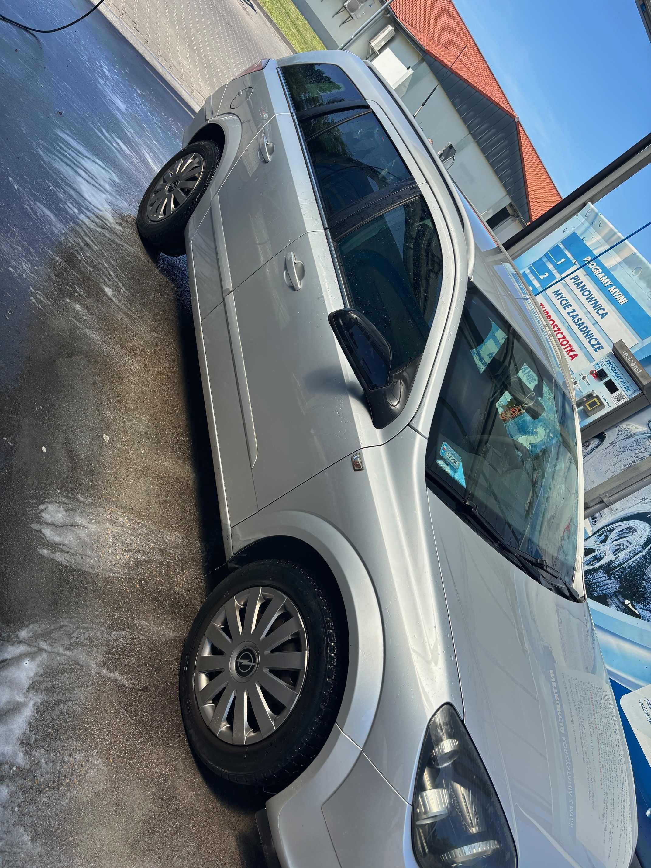 Opel Astra Combi 119KM