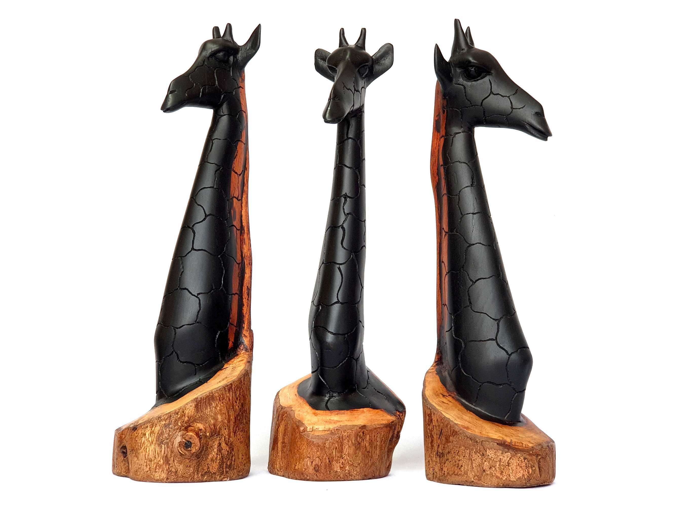 Conjunto de 3 esculturas de girafa em madeira feitas de tronco madeira