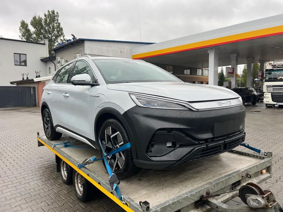 BYD Atto 3 204 konie, wersja Design, uszkodzony