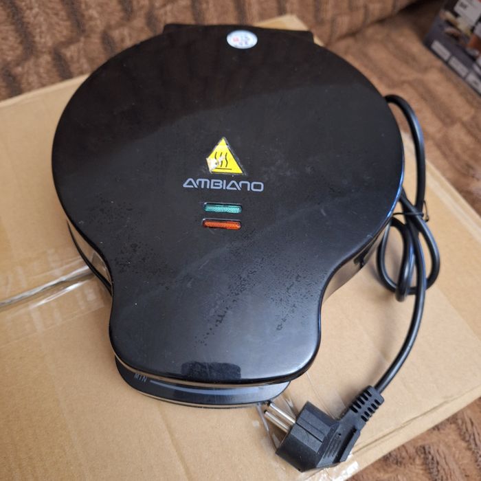 Електровафельниця  Ambiano. 1200.