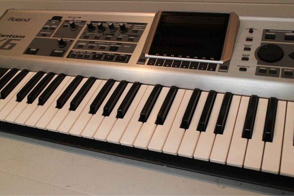 Roland Fantom X6