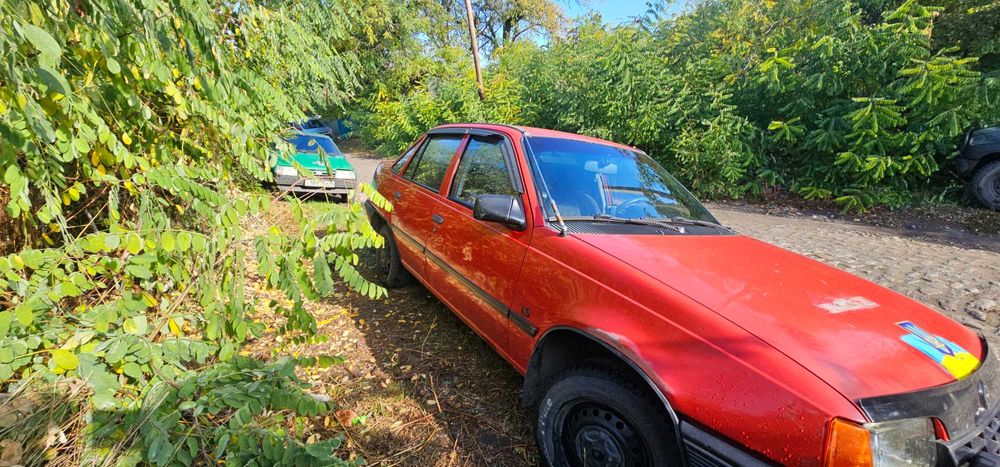 Авто Opel  Kadet 1.3