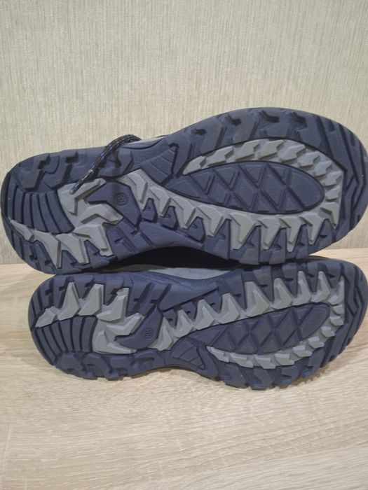 Продаю ботінки на розмір 38