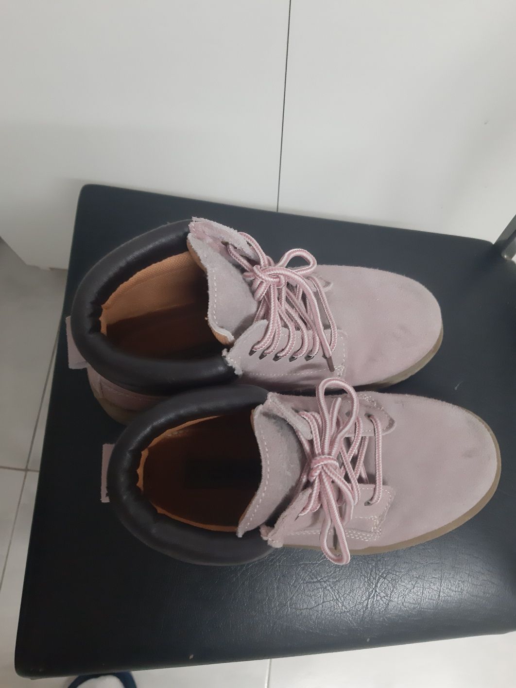Vendo um par botas