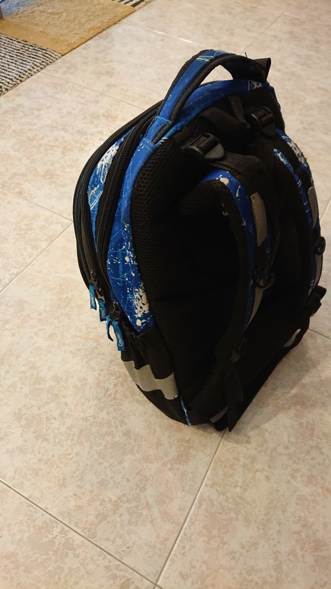 Mochila Explorer da bola