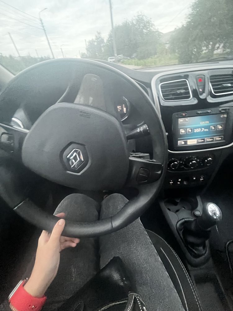 Renault Sandero 2013