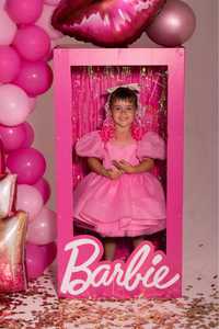 Коробка Барбі «Barbie” для фотозони /фото