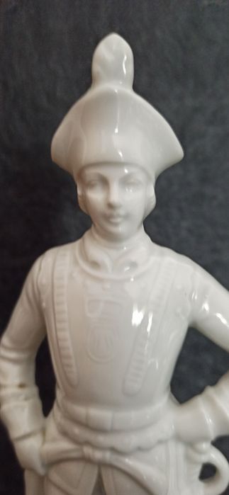 Porcelana TURYNGIA, Figurka Żołnierz w mundurze XVIII - XIX w