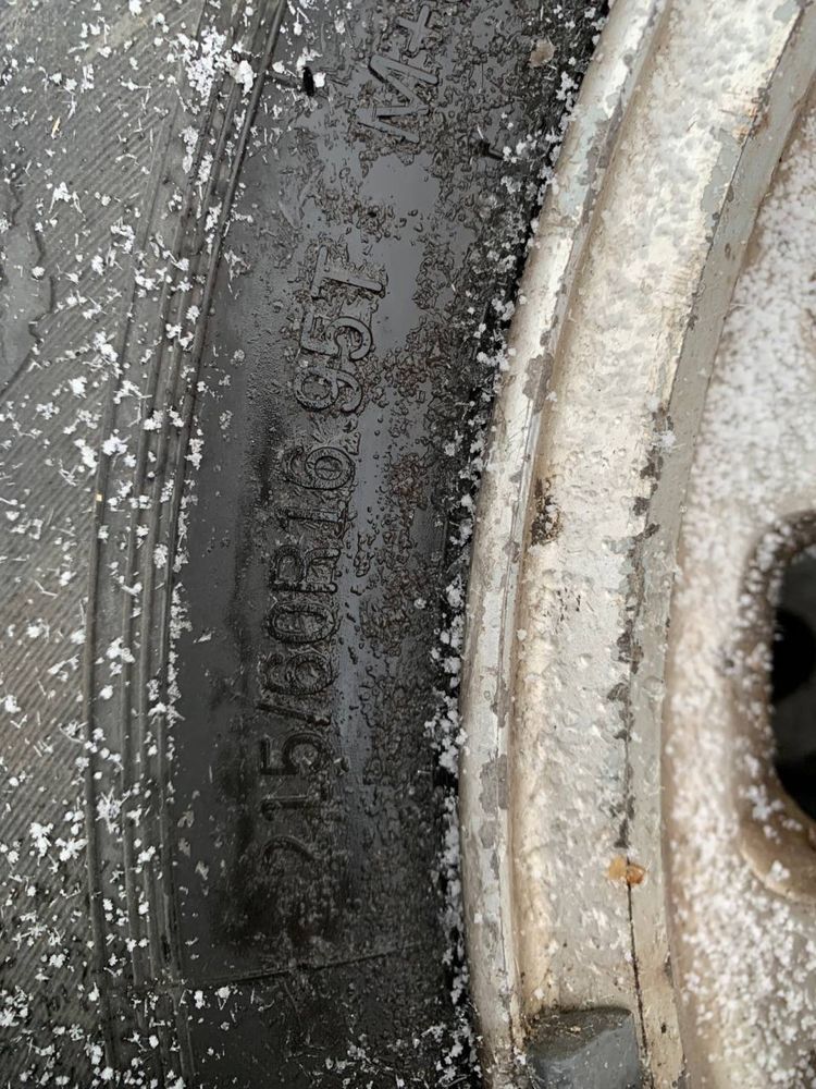 215 60 R16 зимова резина с дисками 5х120 bmw