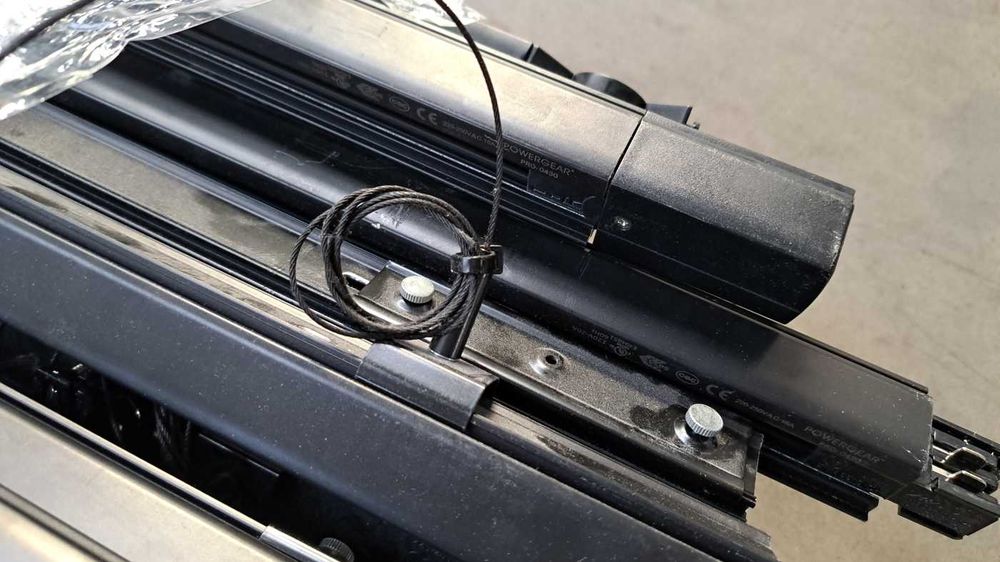 Zestaw oświetlenia LED do biur magazynów