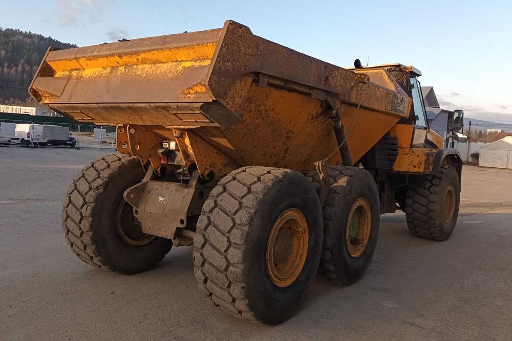 Wozidło JCB 722. Silnik Cummins. Mosty ZF. Klapa.Ładne opony.Transport