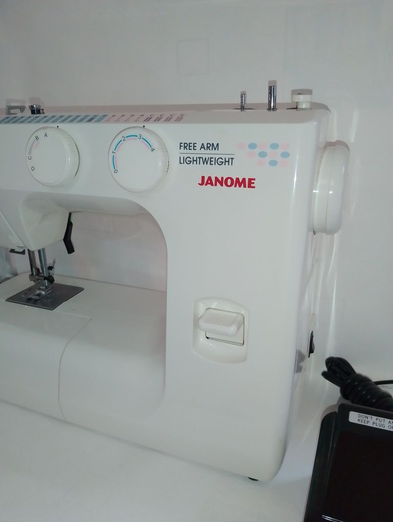 Швейна, швейная, машина Janome 743-03