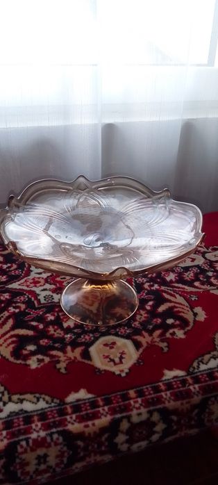 Скляний кльош фруктовниця