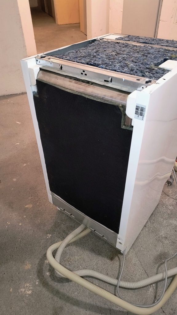 Zmywarka Beko pod zabudowę uszkodzona.