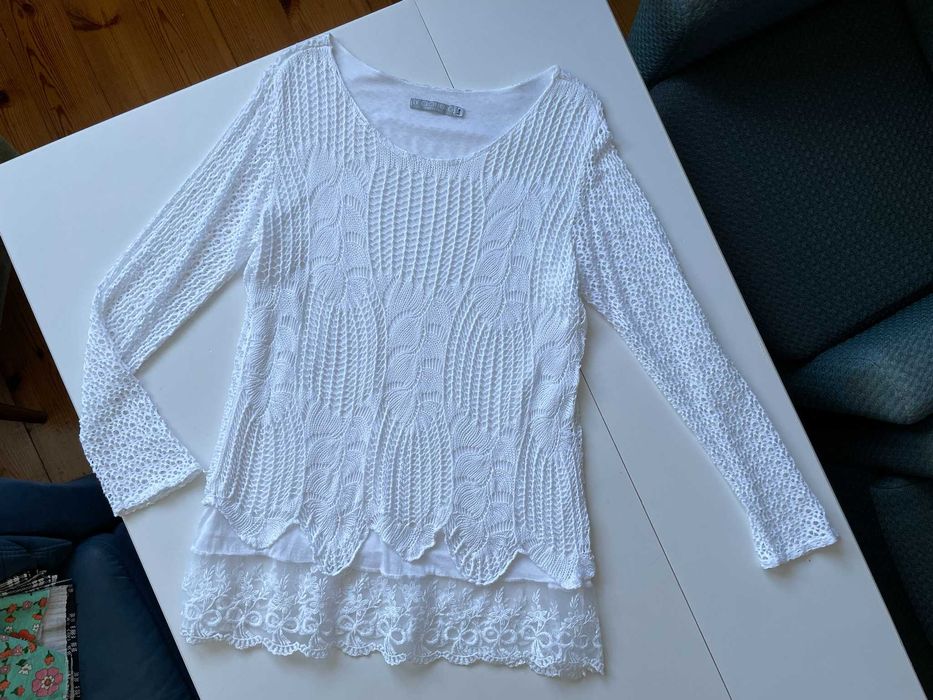 Biała ażurowa koronkowa bluzka tunika na długi rękaw