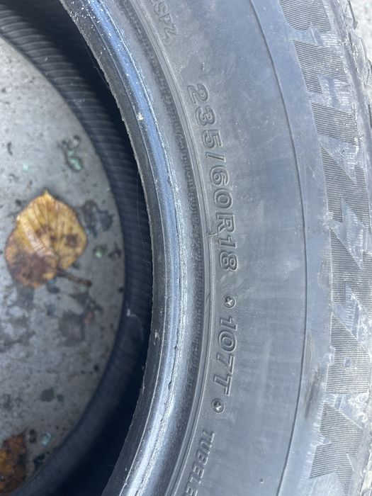 235/60R18 Bridgestone Blizzak Spike-02 SUV 107T