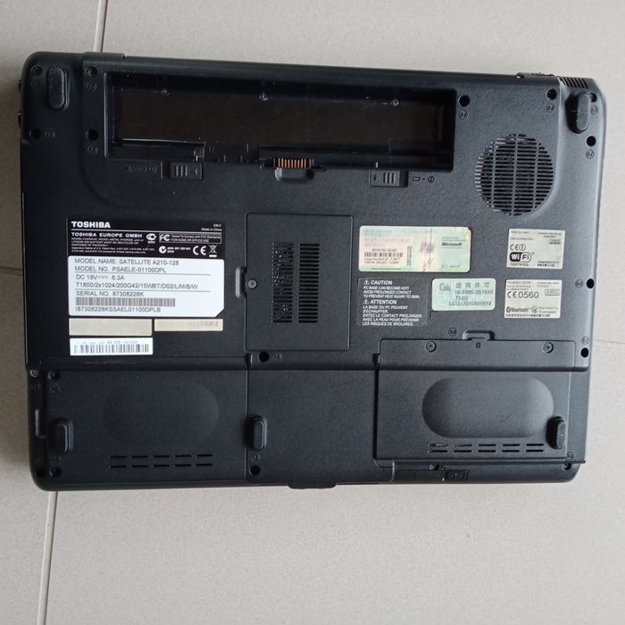 Laptop Toshiba satelite A210 128 z zasilaczem