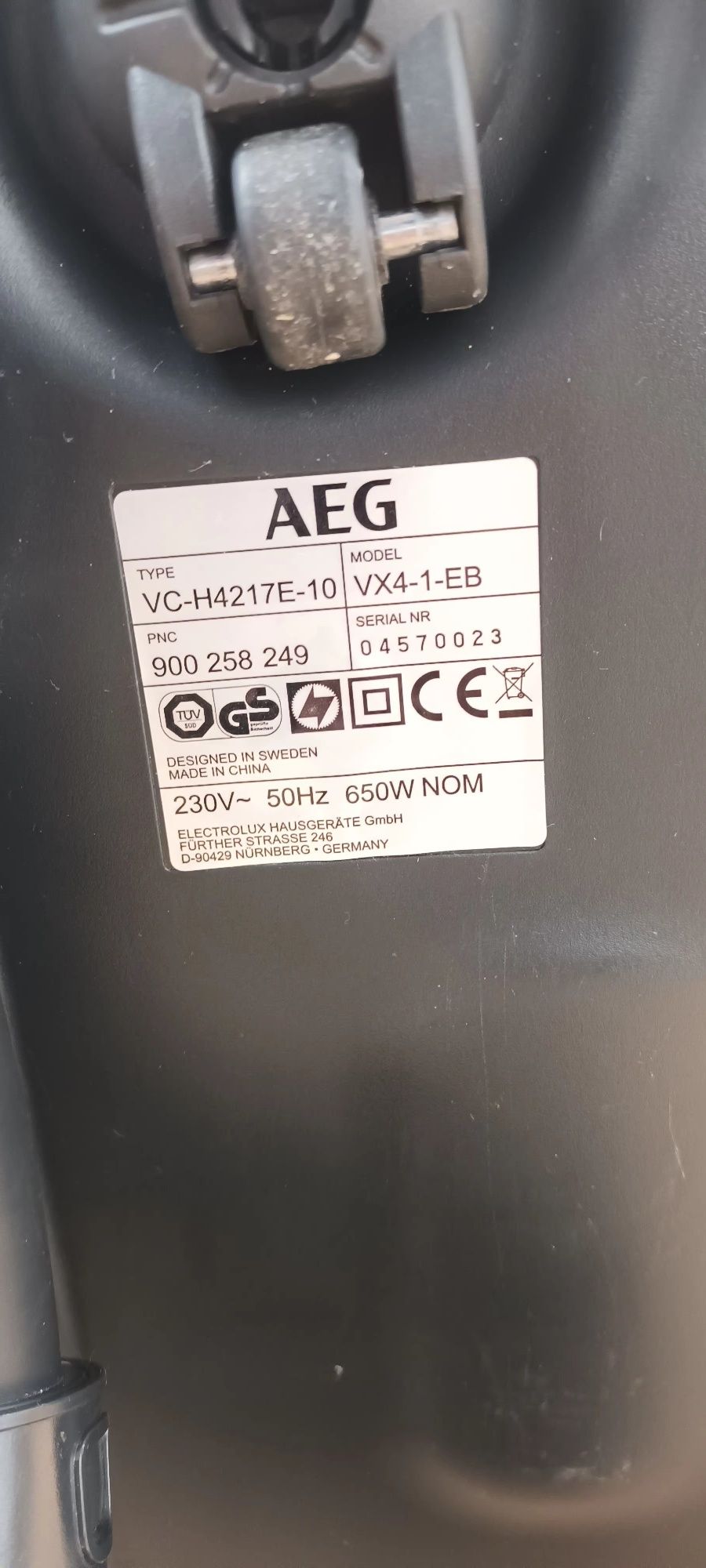 Aspirador AEG VX4-1-EB Efficiency- impecável e forte sucção