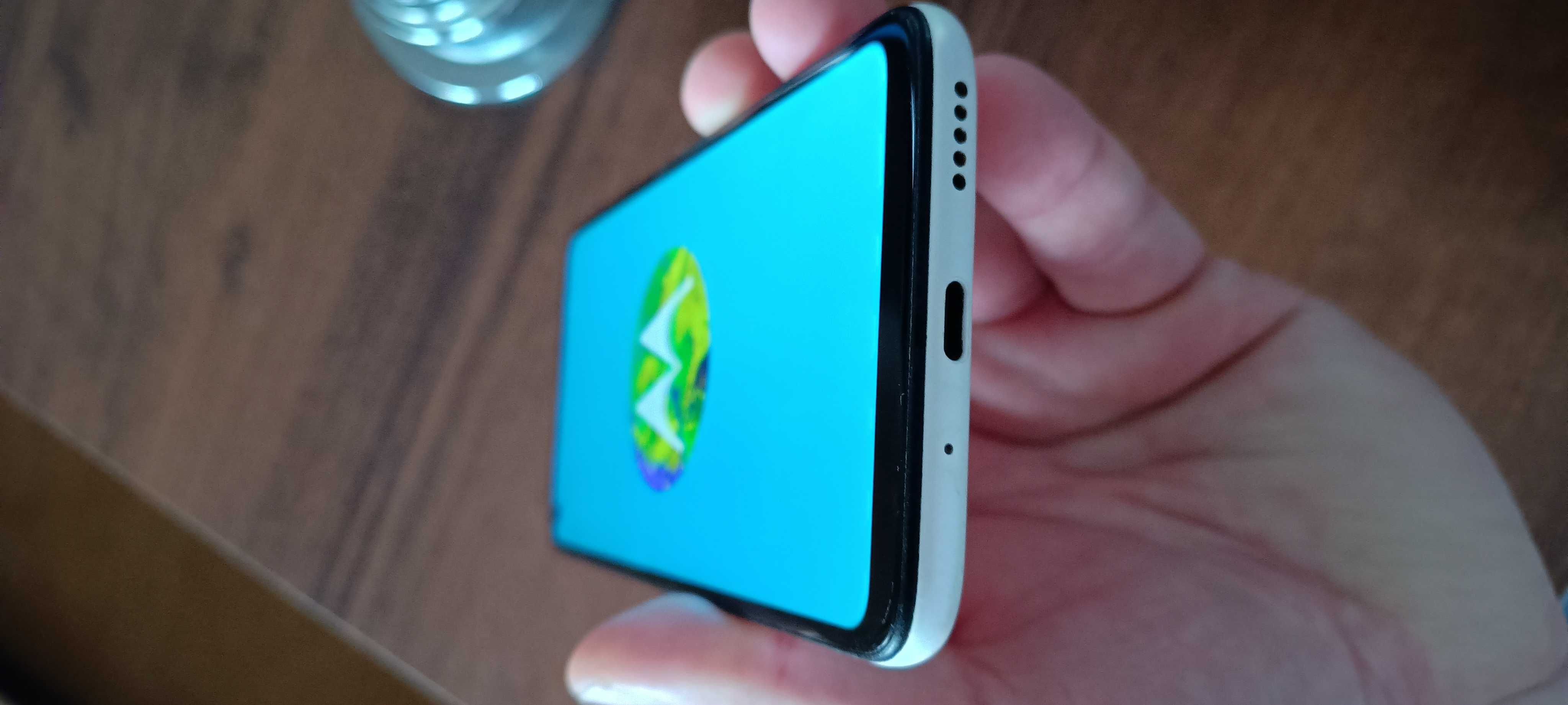 Sprawny smartfon Motorola Moto g8