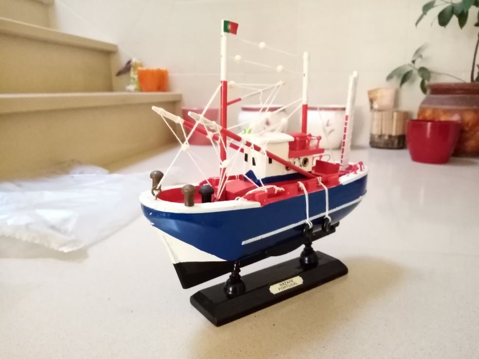Barco de madeira Nazaré