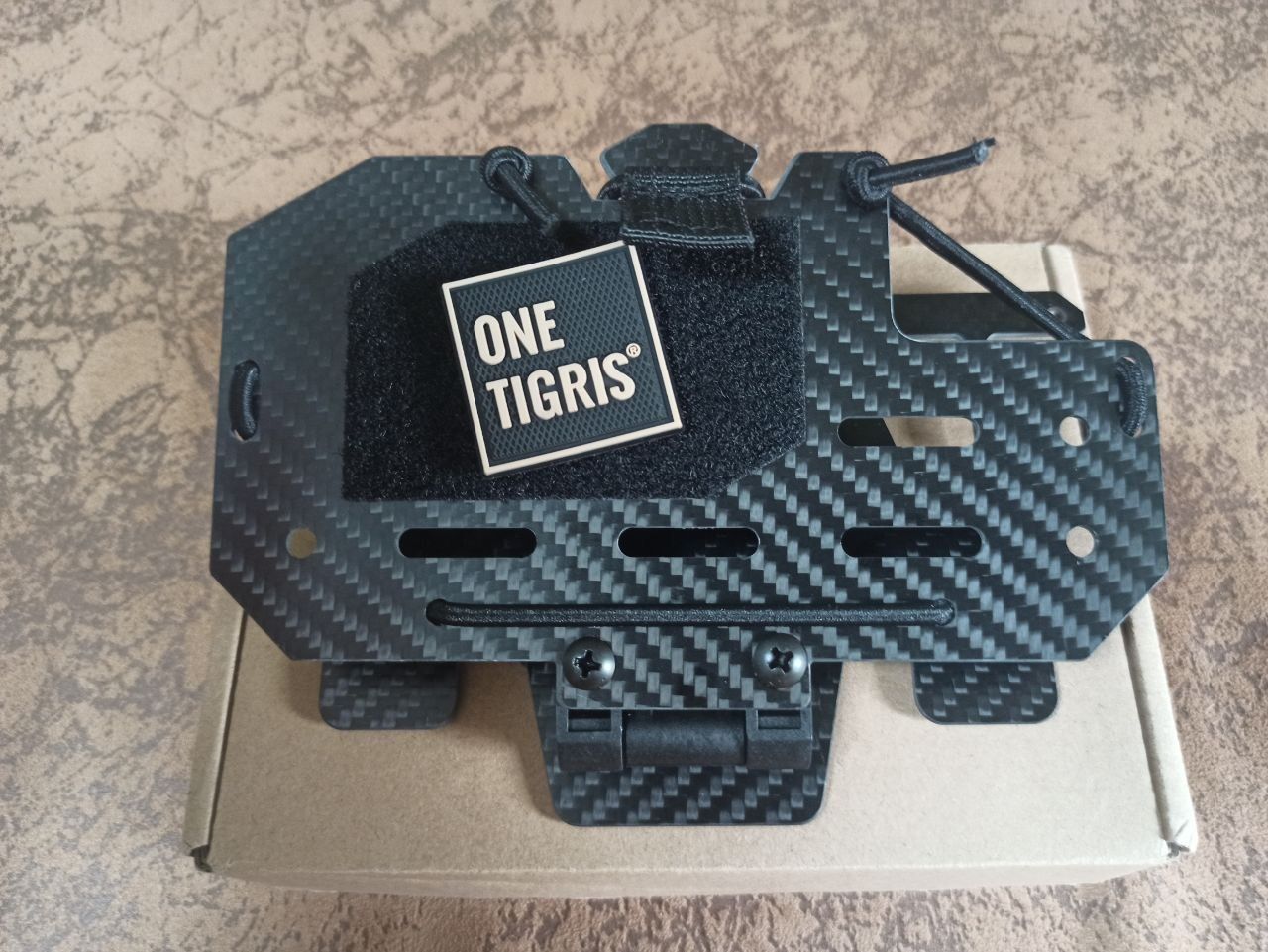 OneTigris карбоновий тримач для телефону, тактичний холдер