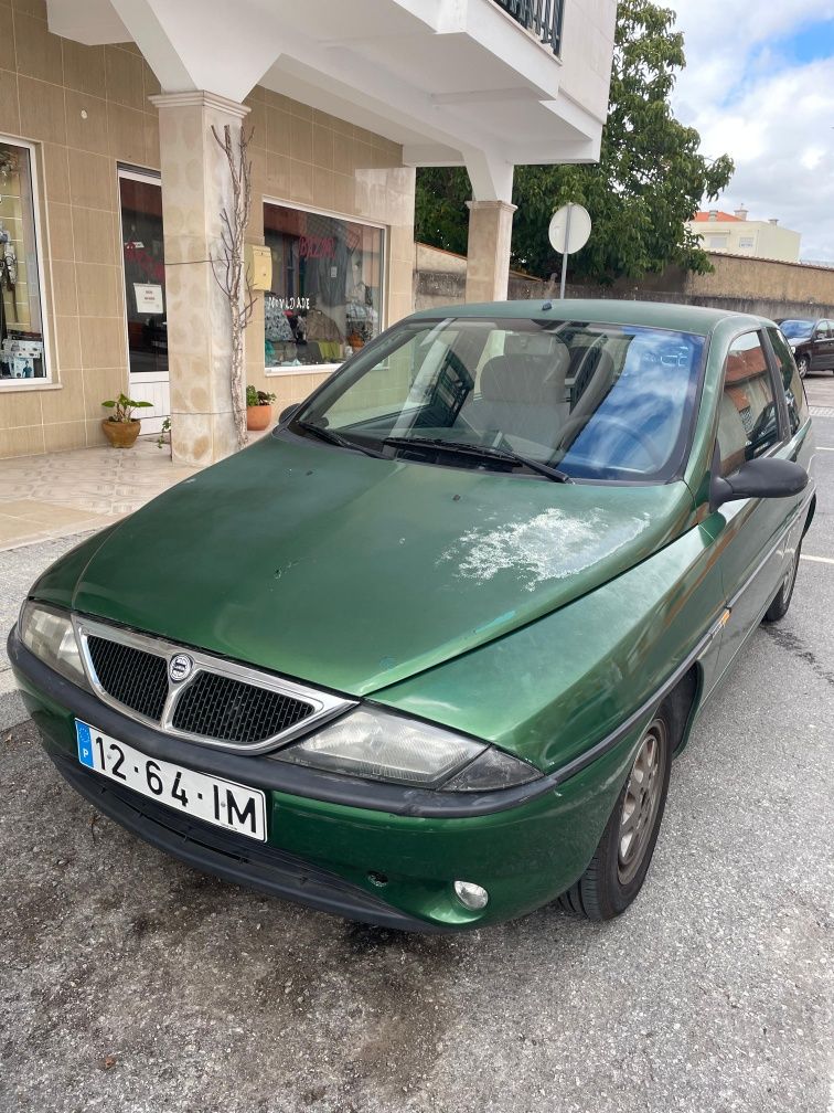 Lancia Y 1.2 i.e – 700€

Carro em bom estado geral.
	•	4 pneus novos