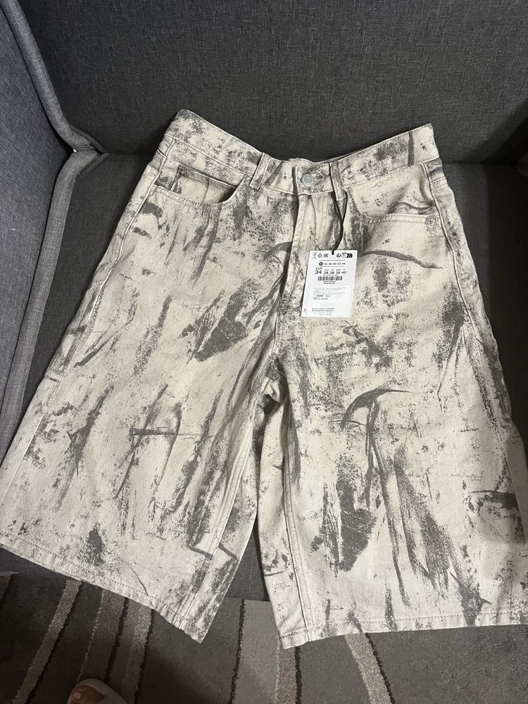 Шорти чоловічі Bershka