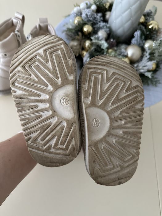 Зимове взуття 19р-12см/шапка zara