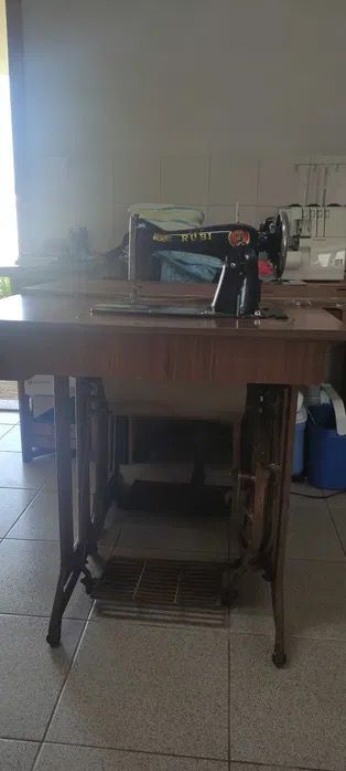 Máquina de costura.