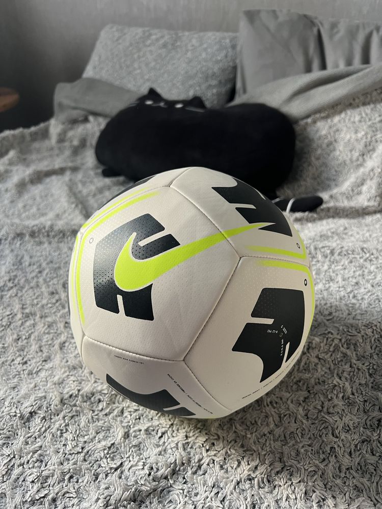 футбольний мяч nike новий