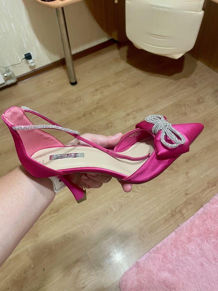 Комплект туфлі з бантом і сумочка  Primark