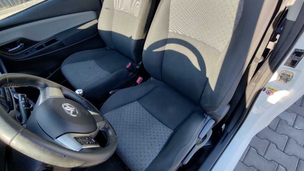 Toyota Yaris 2015 VAN XP13N(A) D4D 66kW biały salon Polska