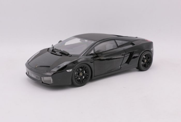 Lamborghini Gallardo NERA - 1:18 - Norev