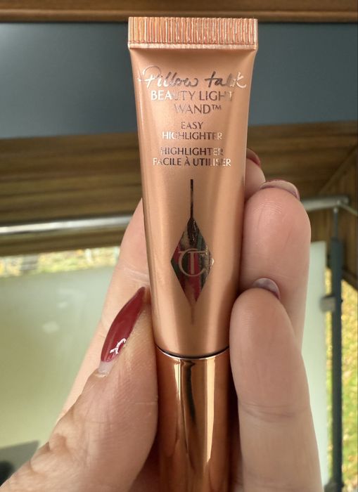 Rozświetlacz Charlotte Tilbury Beauty Light Wand PillowTalk Medium 5ml