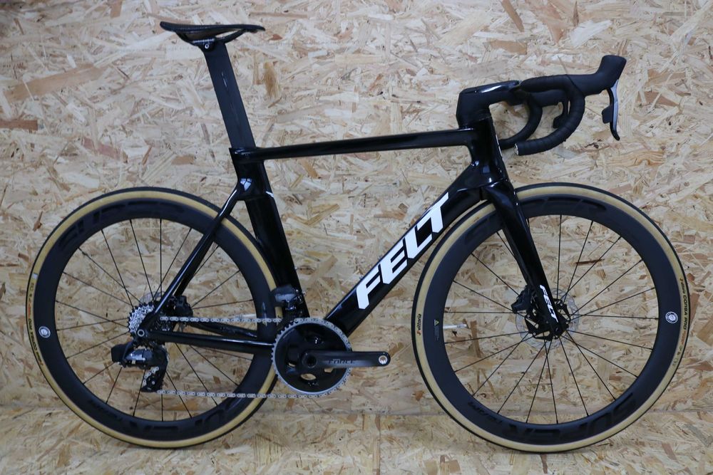 Bicicleta disco Felt AR - Sram Force AXS - Rodas carbono - Nova