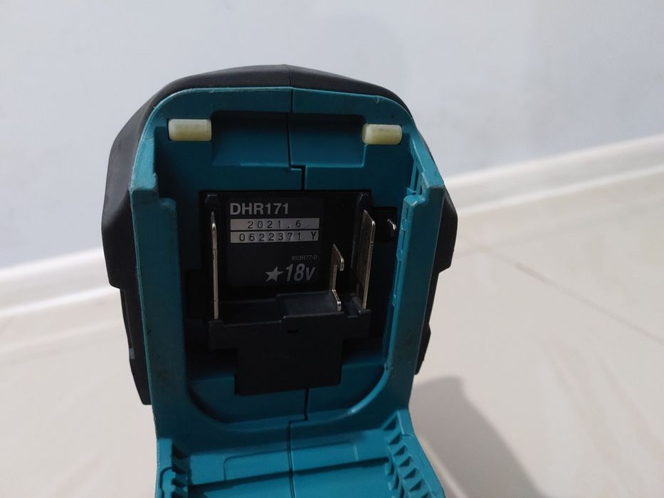 Перфоратор Makita DHR171