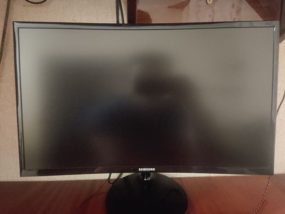Продам Монітор 24" Samsung C24F390F