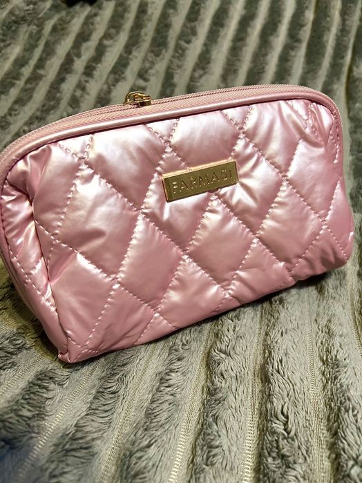 Продам новую косметичку