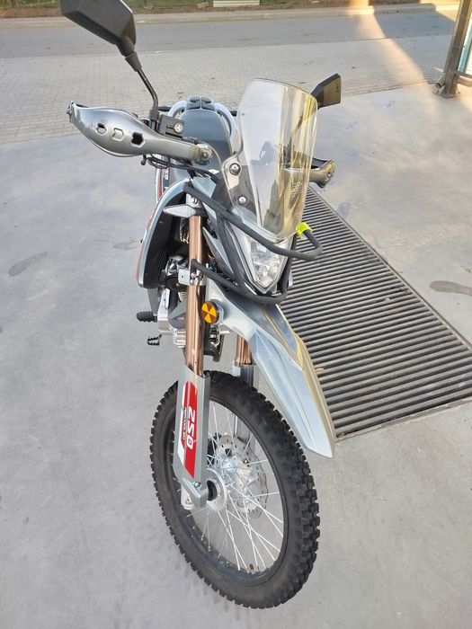 Цікавить обмін на crf250/ або на kovi / на гольф/ або ауді 4 з мою доп