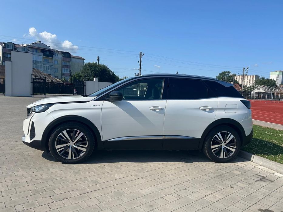 Peugeot 3008 Hybrid4  (повний привід 300 к.с.)