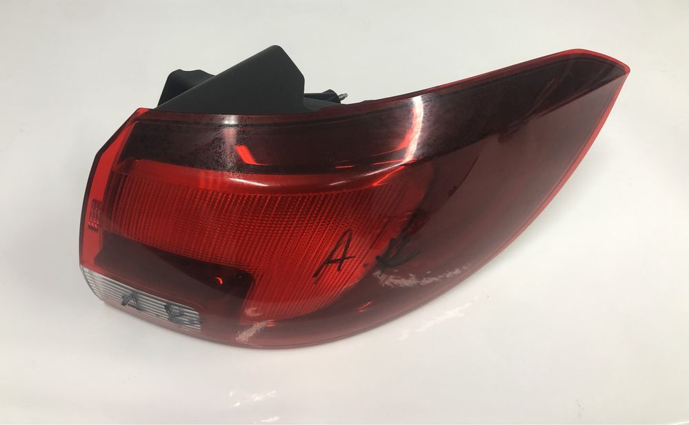 Opel Astra k lampa tył prawa kombi
