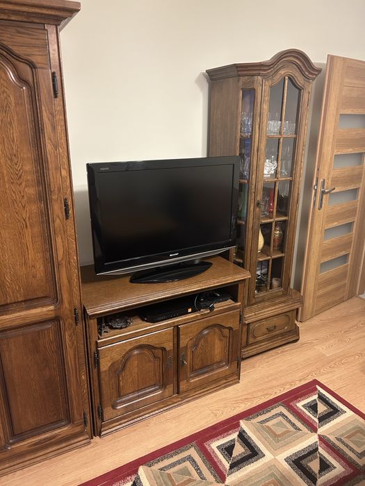 Sprzedam uzywane meble dębowe.